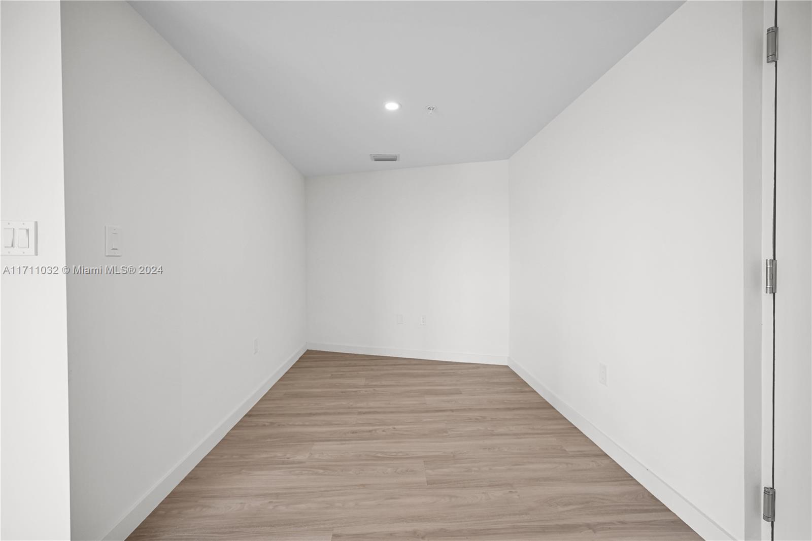 SILVER BLUFF EST SEC C - Residential Lease