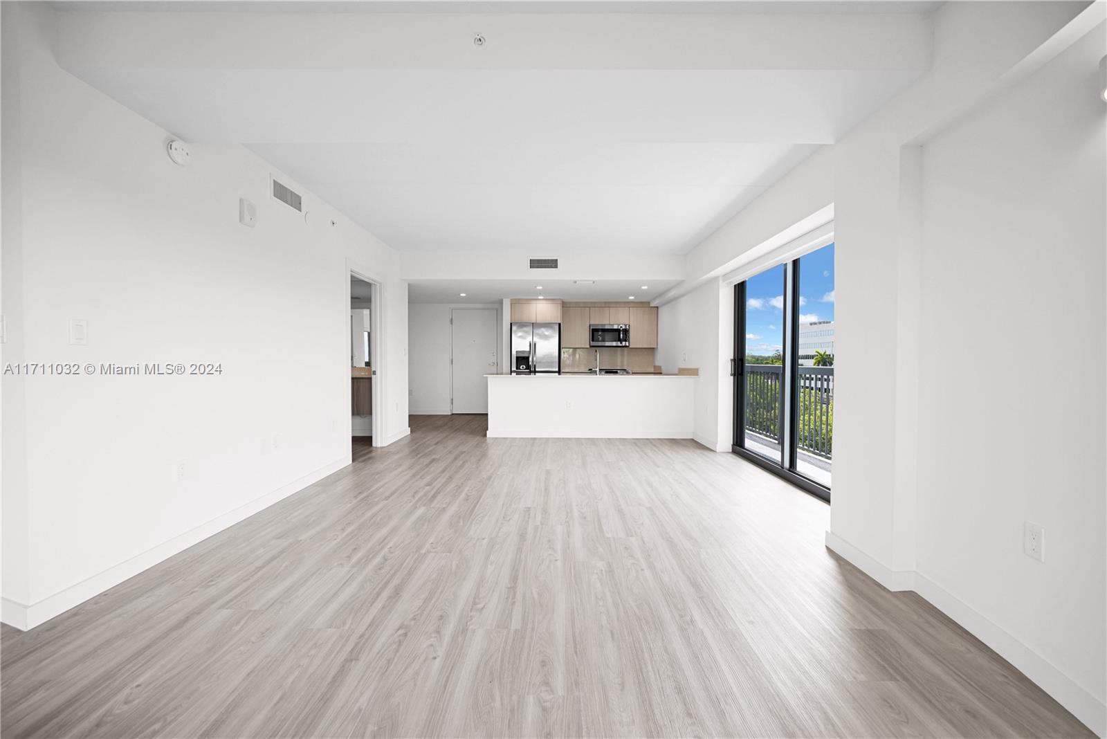 SILVER BLUFF EST SEC C - Residential Lease