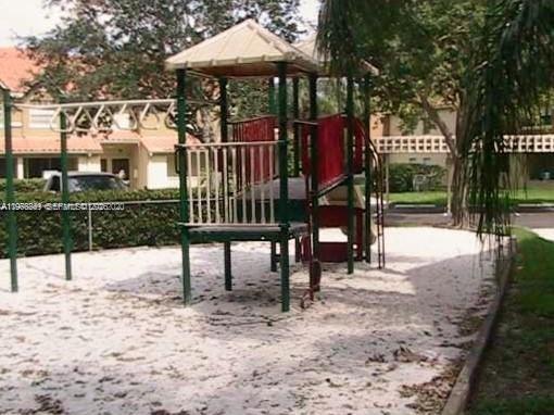LA HACIENDA COUNTRY CLUB - Residential
