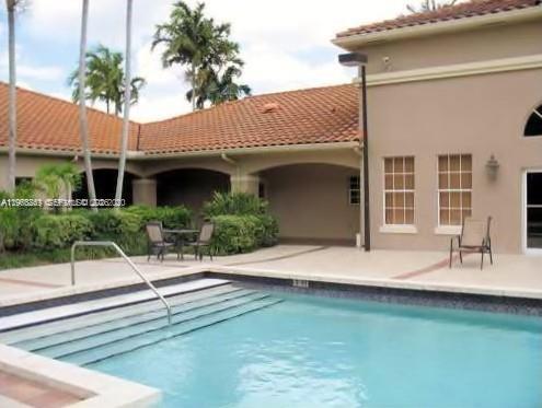 LA HACIENDA COUNTRY CLUB - Residential