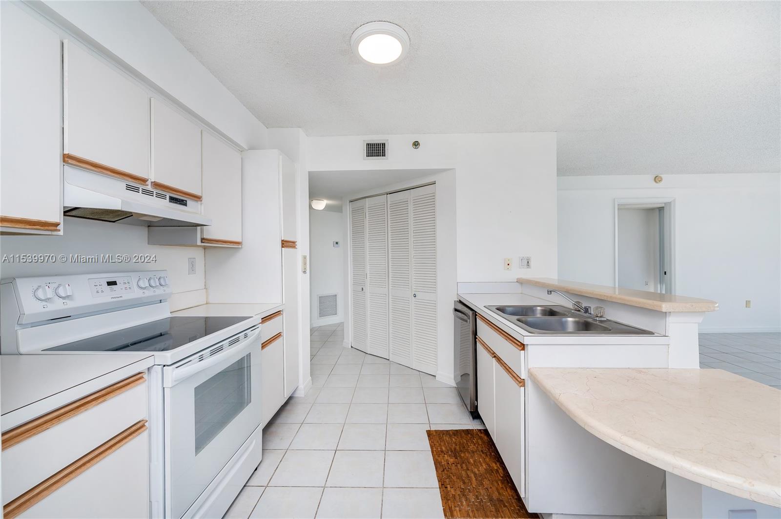 BRICKELL KEY II CONDO - Residential