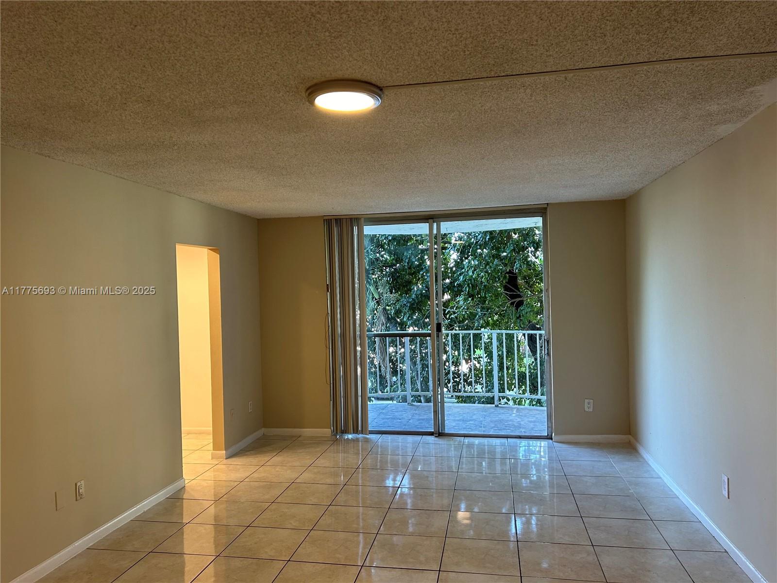 MONTECARLO CONDO - Residential