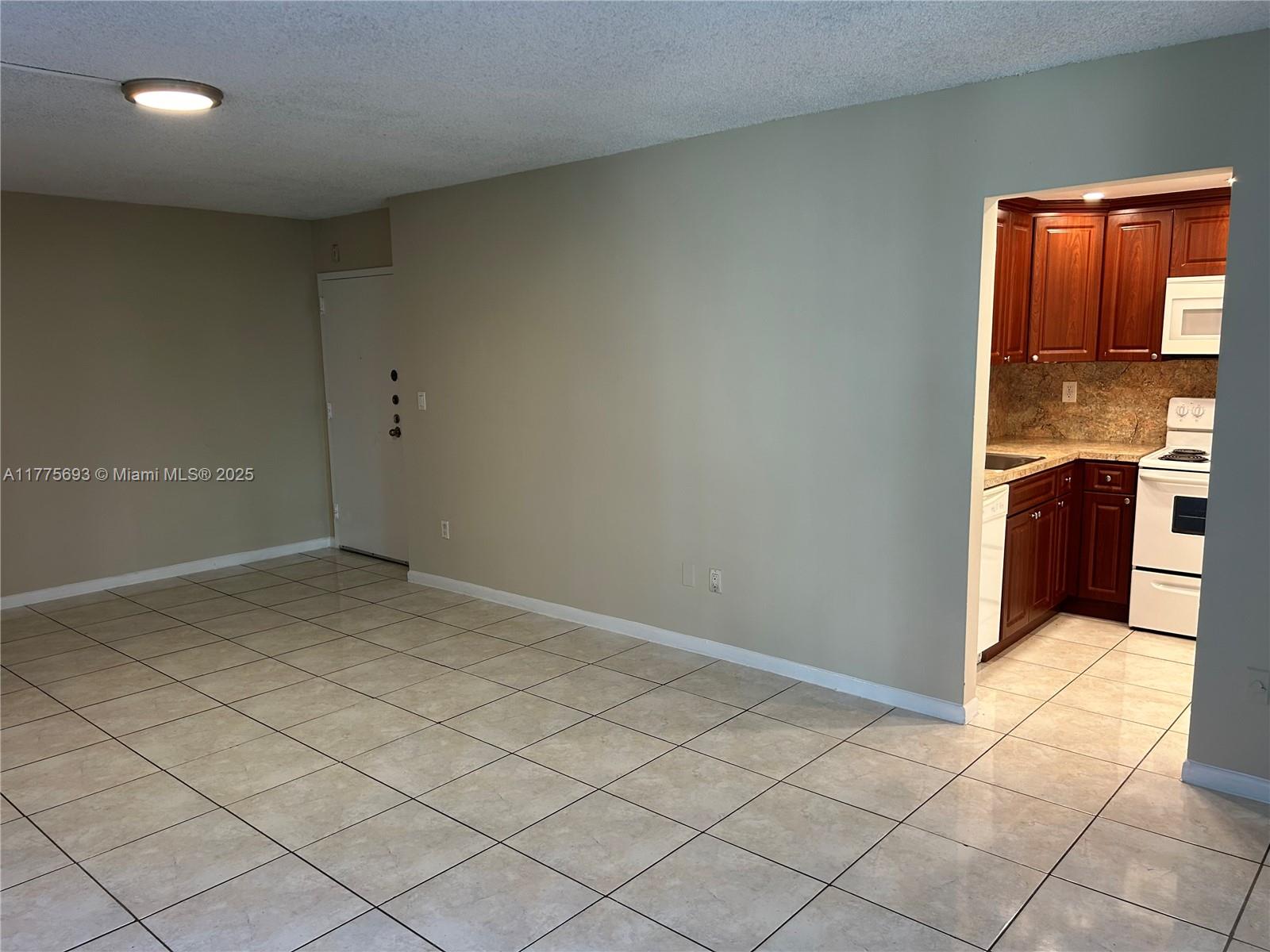 MONTECARLO CONDO - Residential