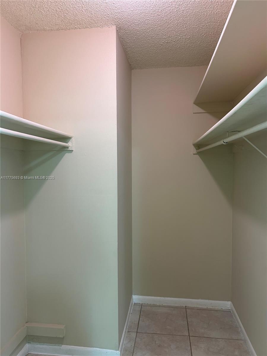 MONTECARLO CONDO - Residential