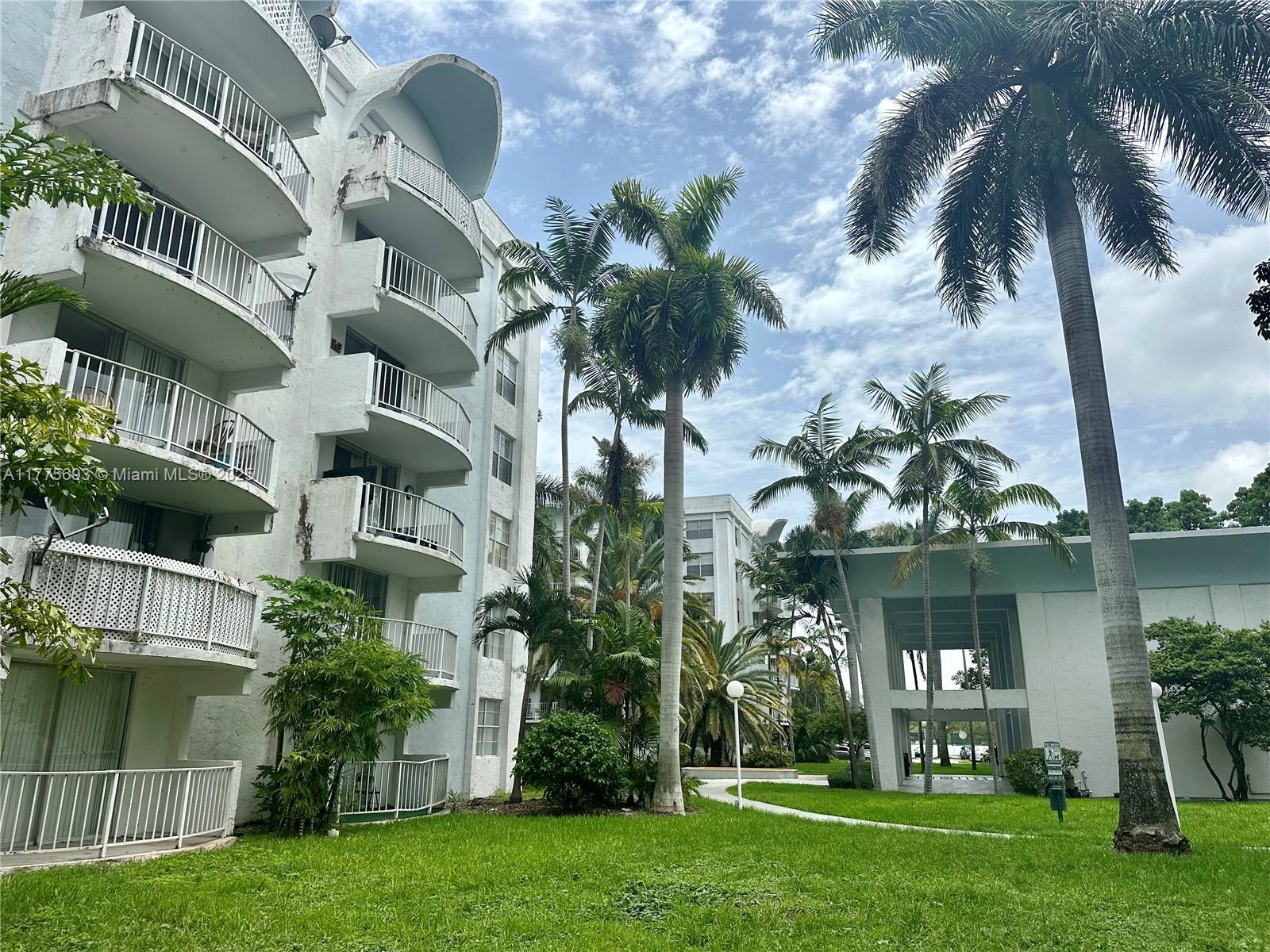 MONTECARLO CONDO - Residential