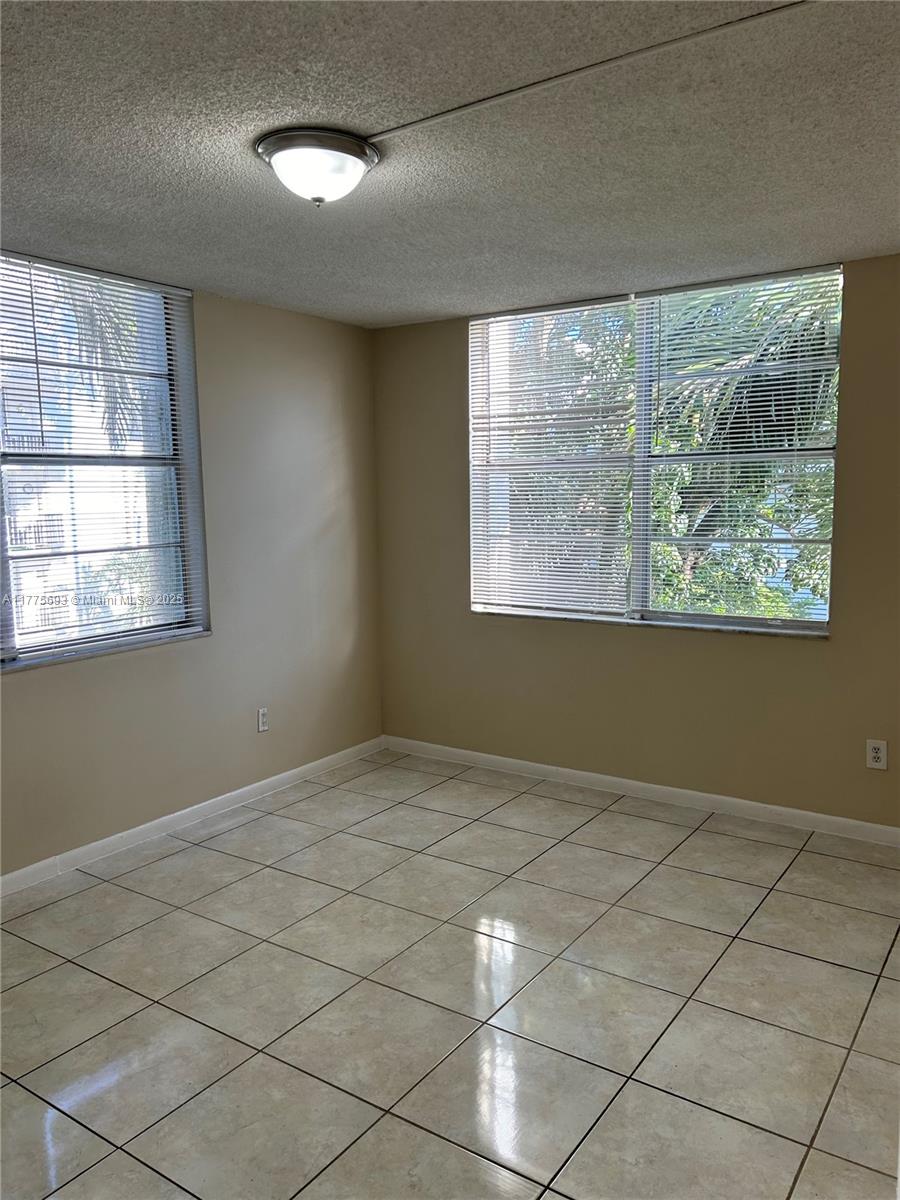 MONTECARLO CONDO - Residential