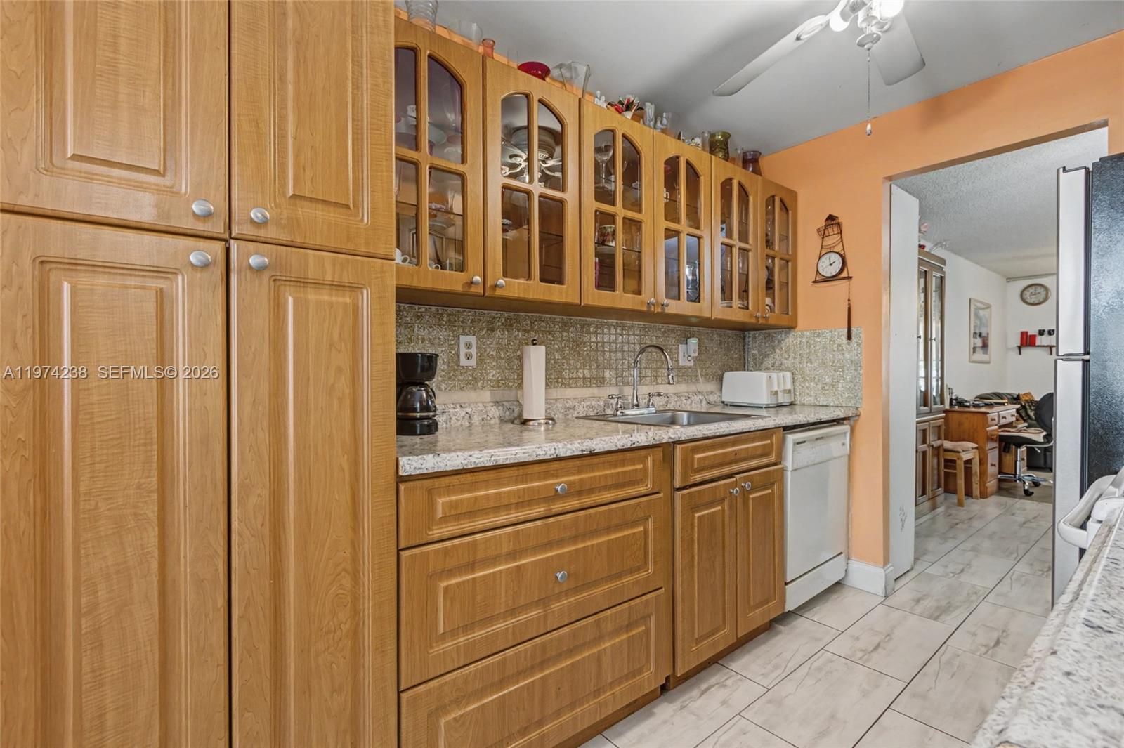 CYPRESS CHASE CONDO NO 8 - Residential
