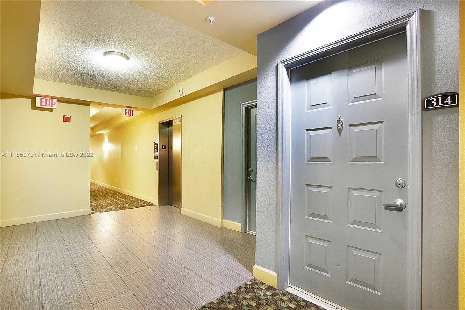 VALENCIA CONDO - Residential