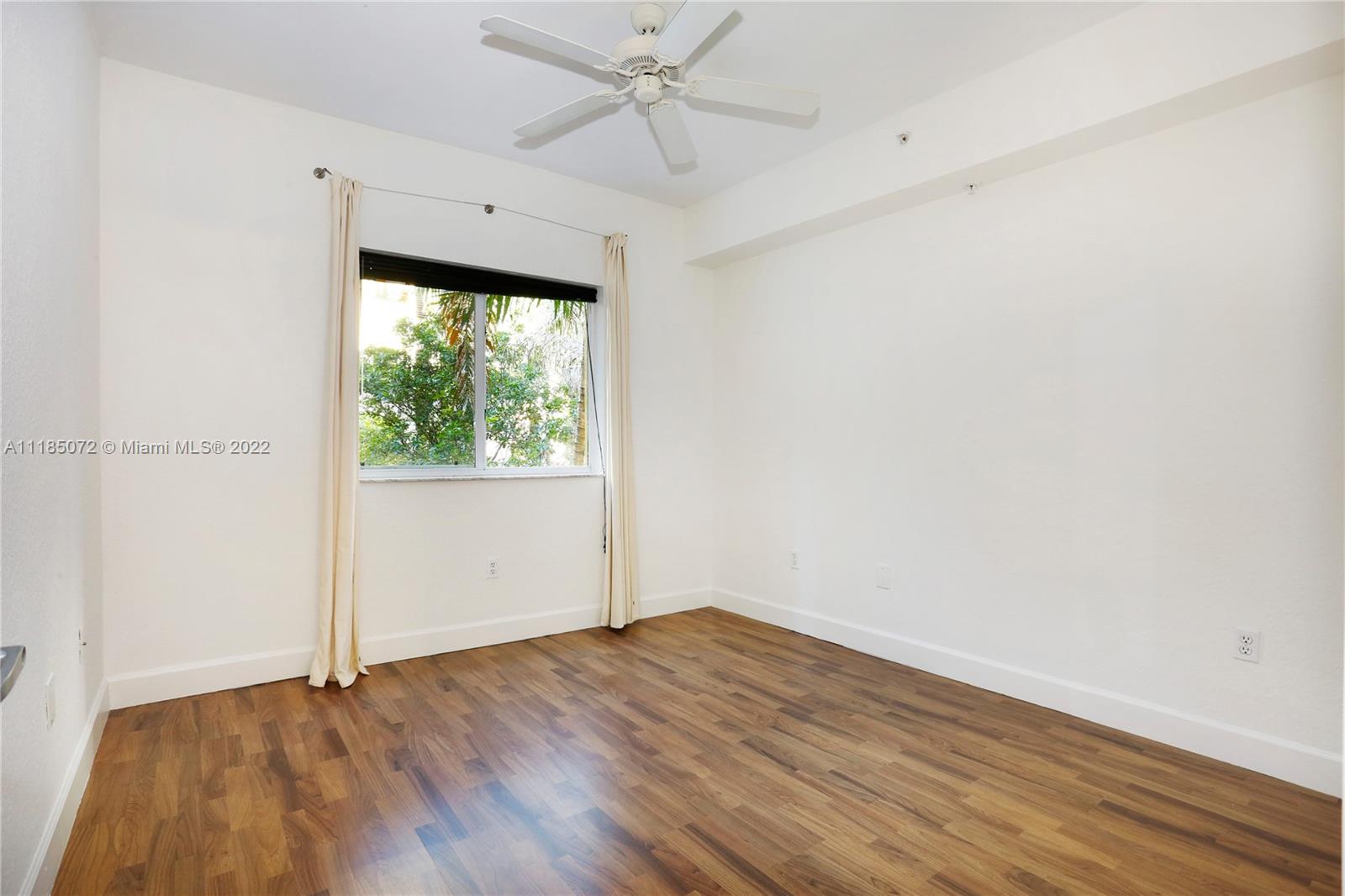 VALENCIA CONDO - Residential