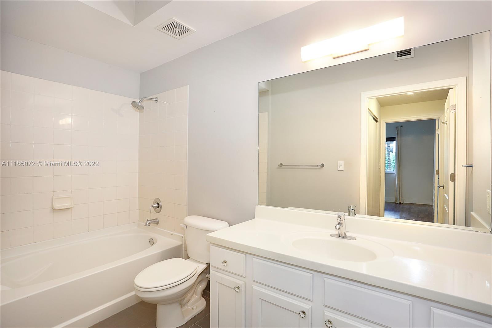 VALENCIA CONDO - Residential