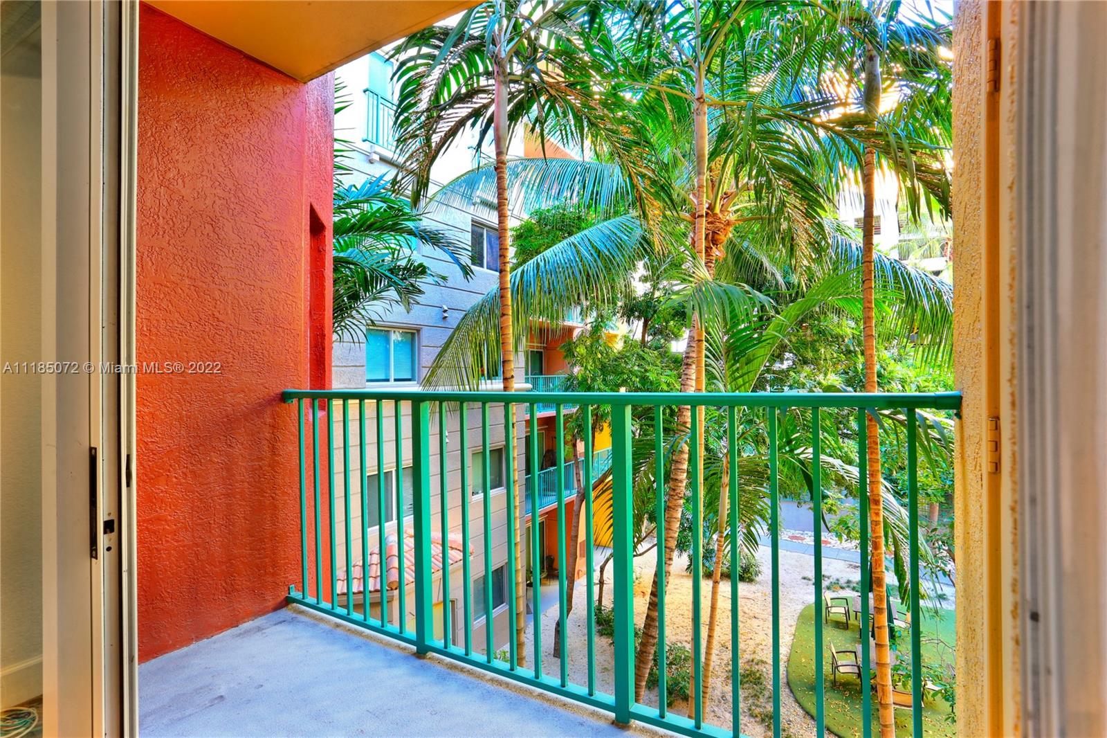 VALENCIA CONDO - Residential