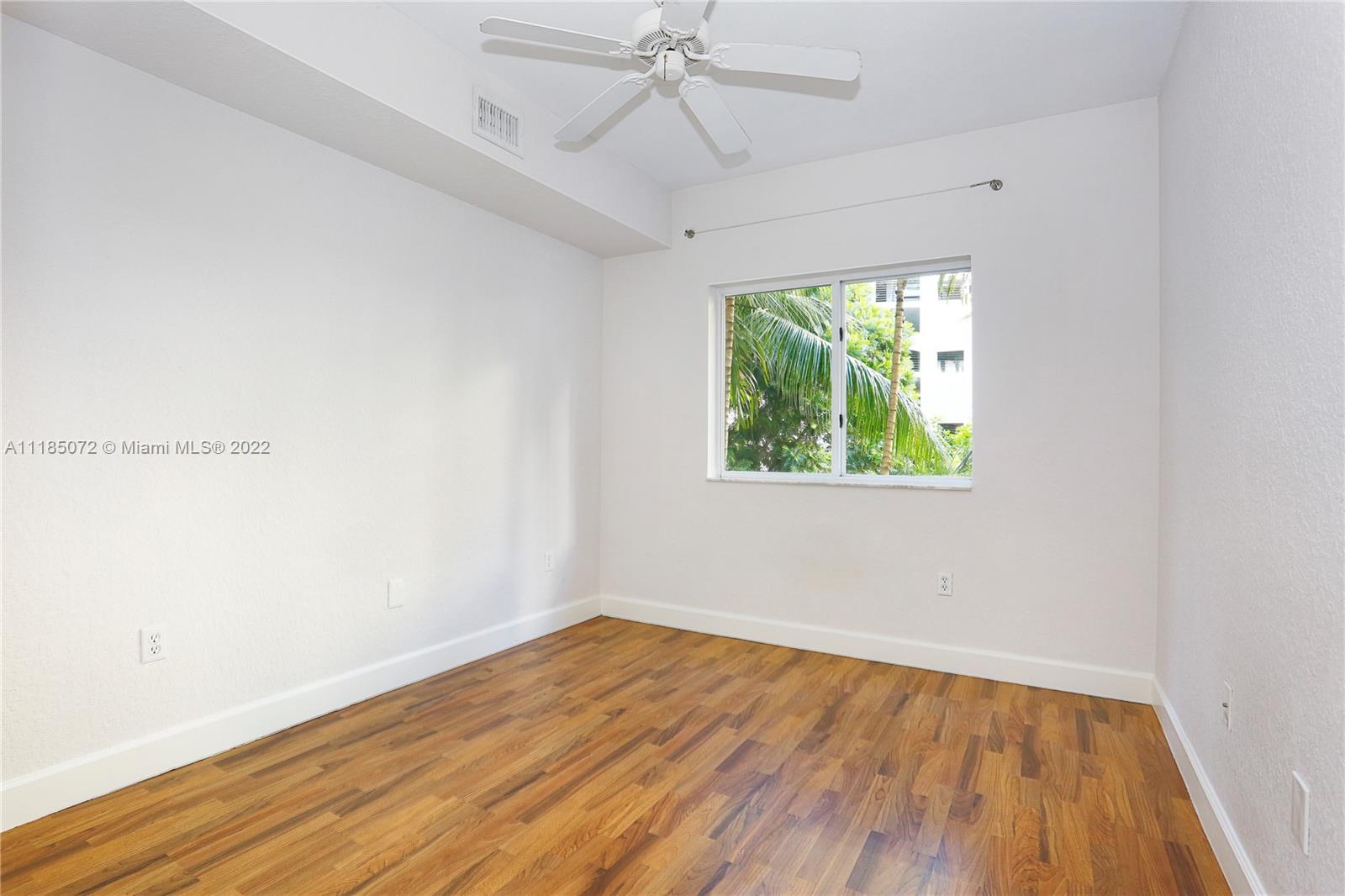 VALENCIA CONDO - Residential