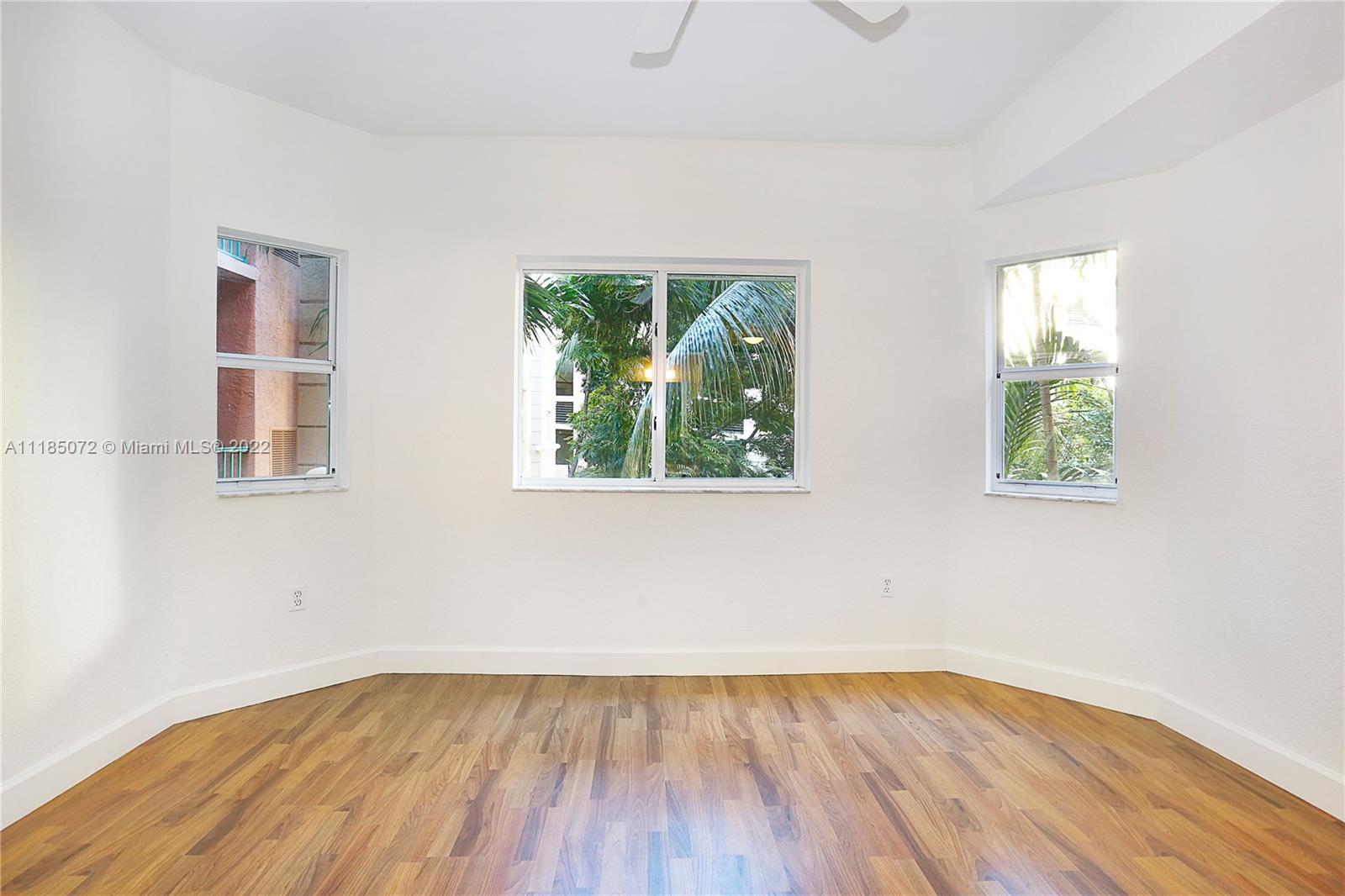 VALENCIA CONDO - Residential