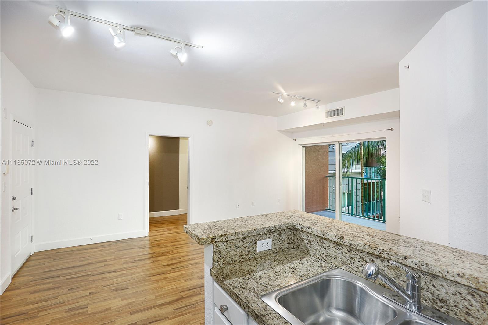VALENCIA CONDO - Residential