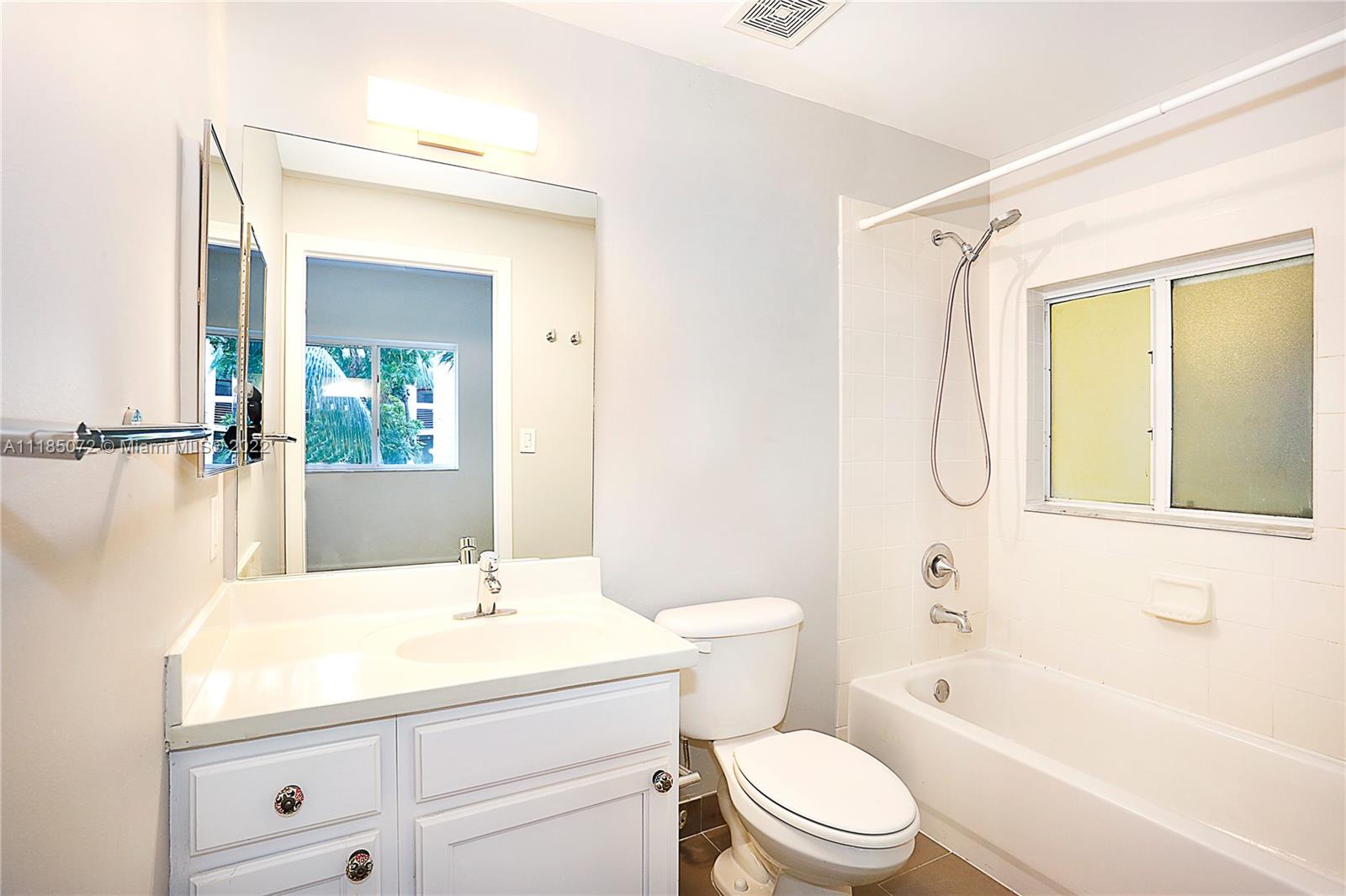 VALENCIA CONDO - Residential