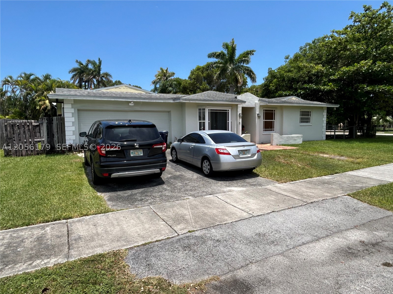 This property presents an outstanding opportunity for buyers looking to add their own personal touch. While the home would benefits from some updates and renovation, it is priced below comparable homes in the area, offering excellent value and significant upside potential.
The home features 3 bedrooms , 2 bathrooms, a spacious roofed terrace overlooking the pool, and an oversized yard with endless possibilities for outdoor living, entertaining, or future expansion . With its generously size and desirable layout , this property is fantastic investment and the perfect canvas to create your dream homes.