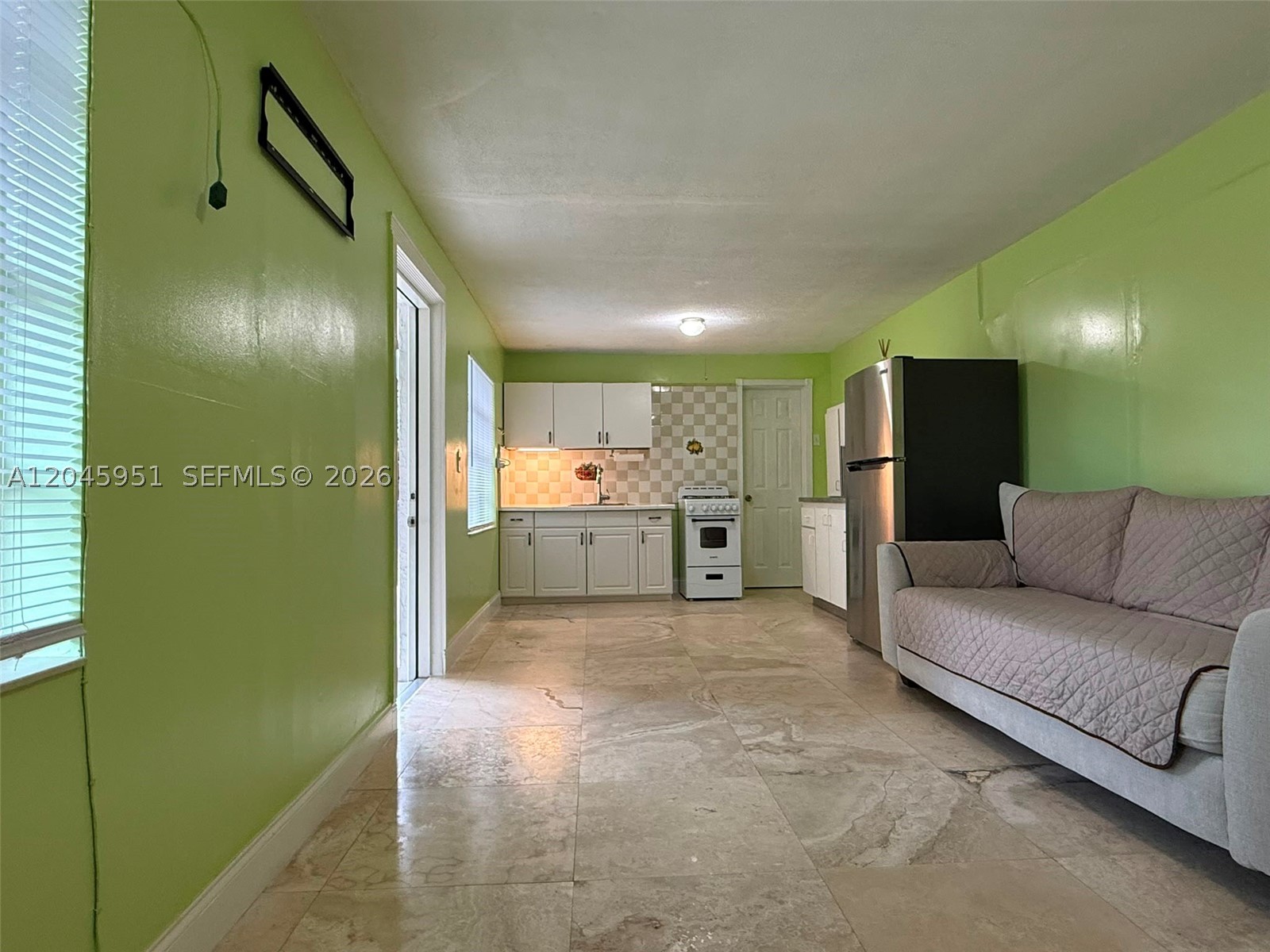 WINSTON PARK UNIT 7 - Residential Lease