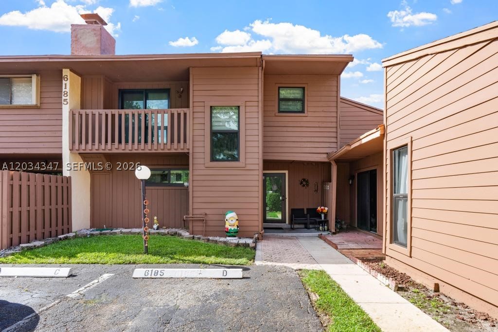 BANYAN LAKES - Residential