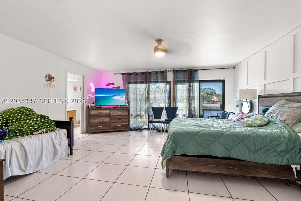 BANYAN LAKES - Residential