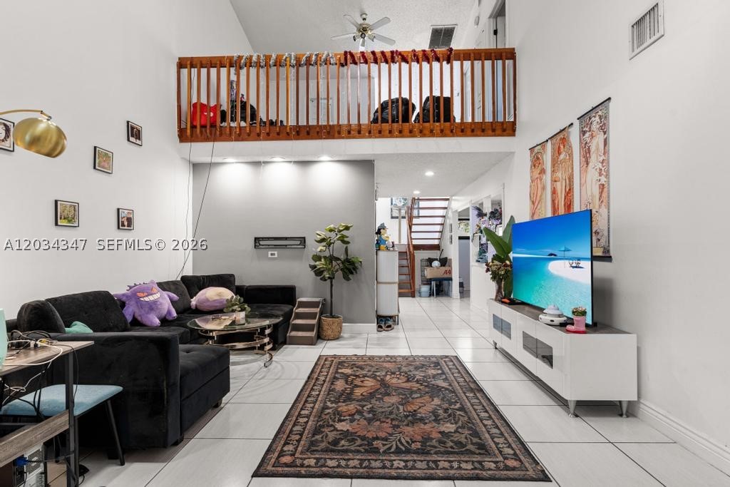 BANYAN LAKES - Residential