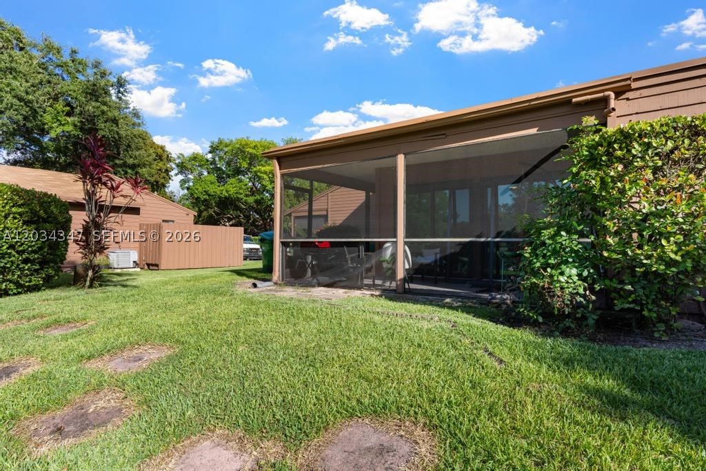 BANYAN LAKES - Residential