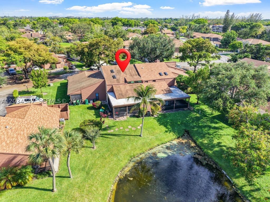 BANYAN LAKES - Residential