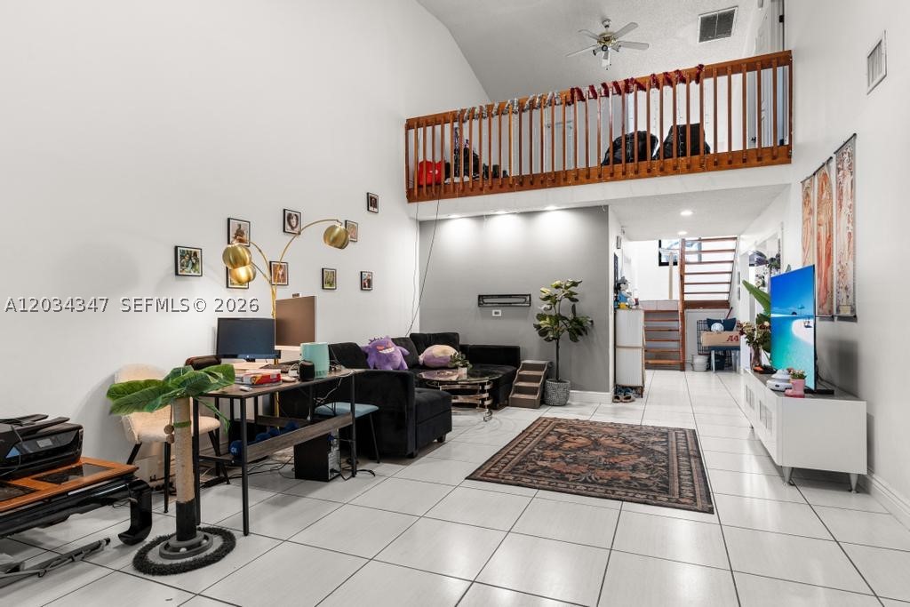 BANYAN LAKES - Residential