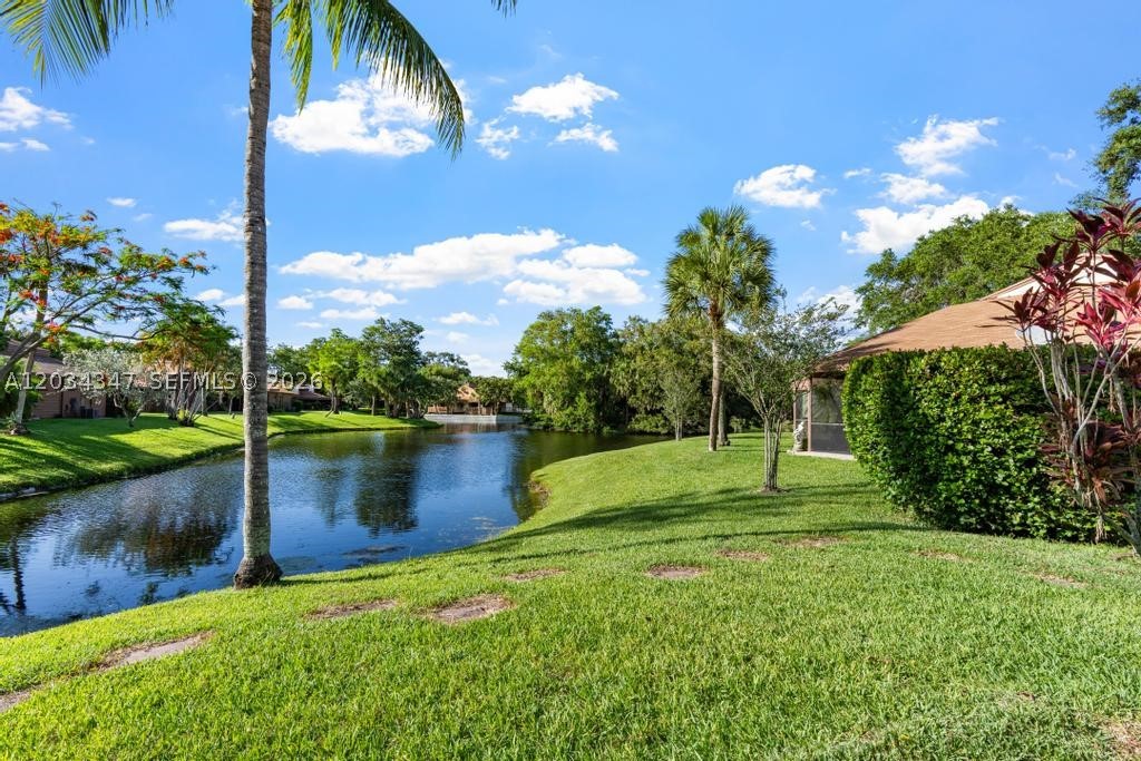 BANYAN LAKES - Residential
