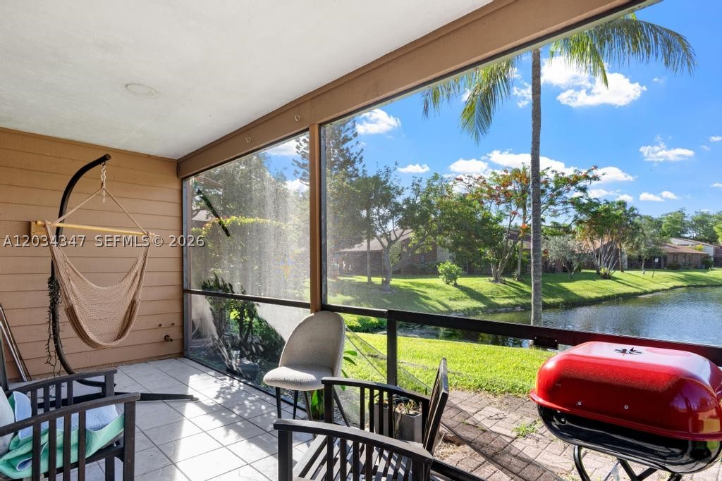 BANYAN LAKES - Residential