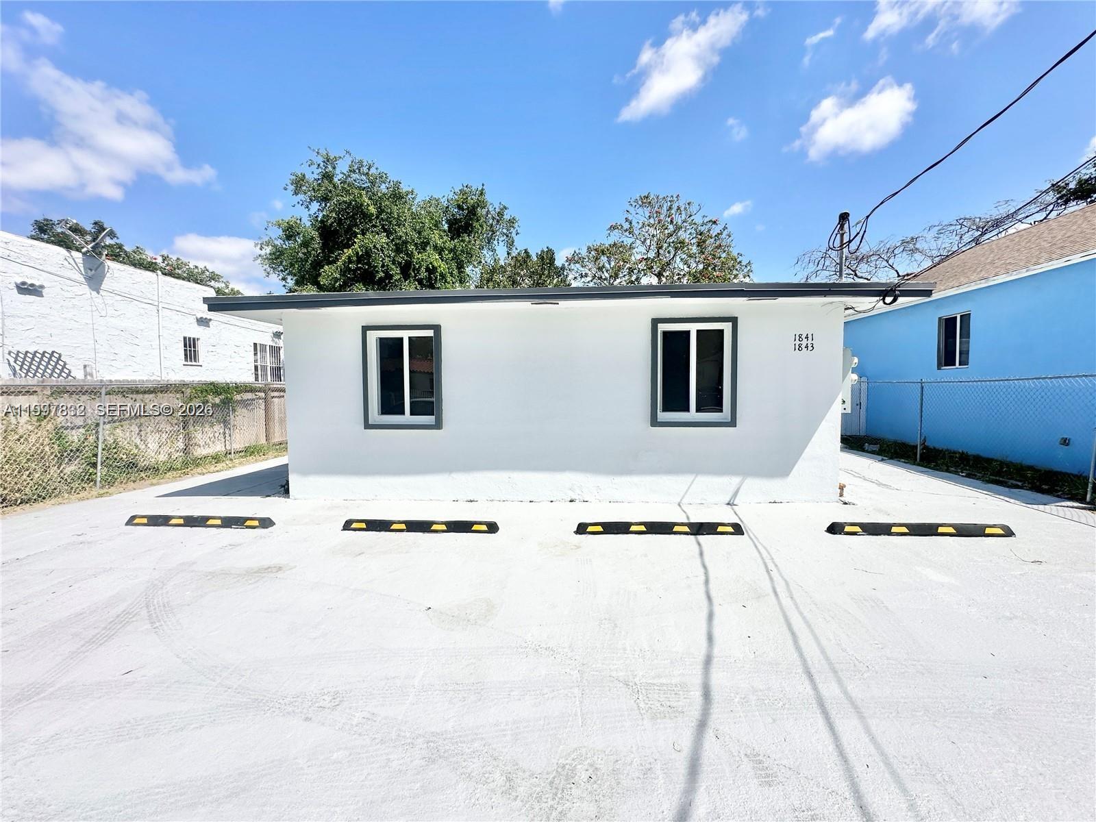 FLORAL PK 1ST AMD - Residential Lease