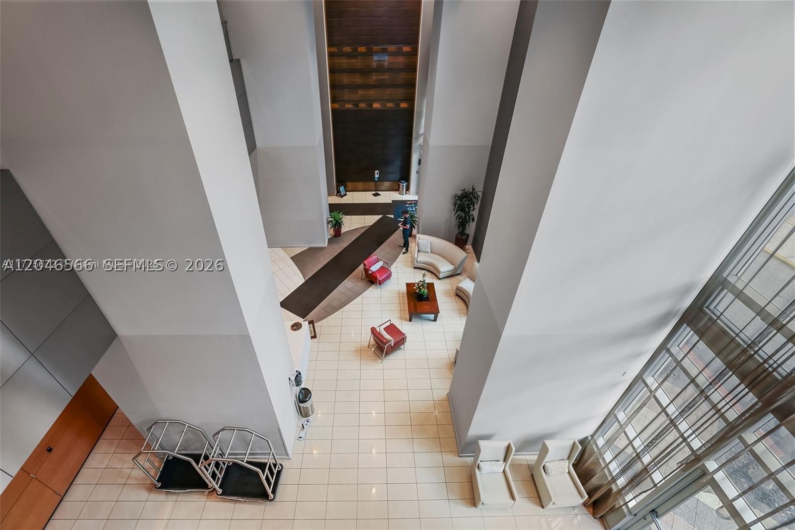 MET 1 CONDO - Residential