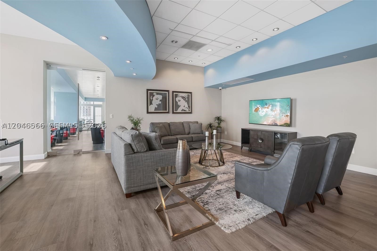 MET 1 CONDO - Residential
