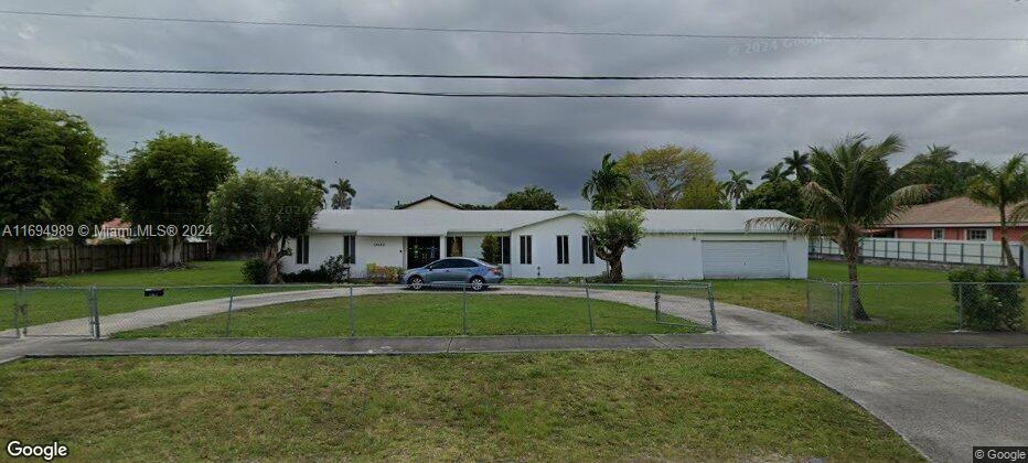 INVESTMENT OPPORTUNITY LOCATION-LOCATION MIAMI 3/2 WITH POOL, HUGE LOT.