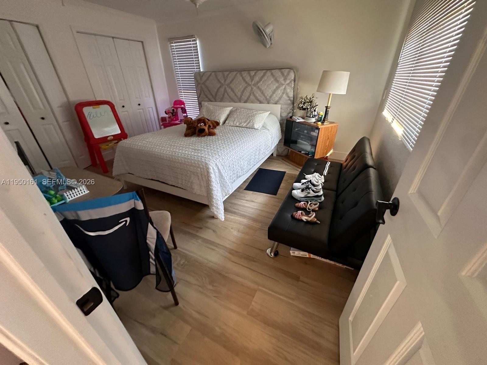 ROYAL WOODS - Residential