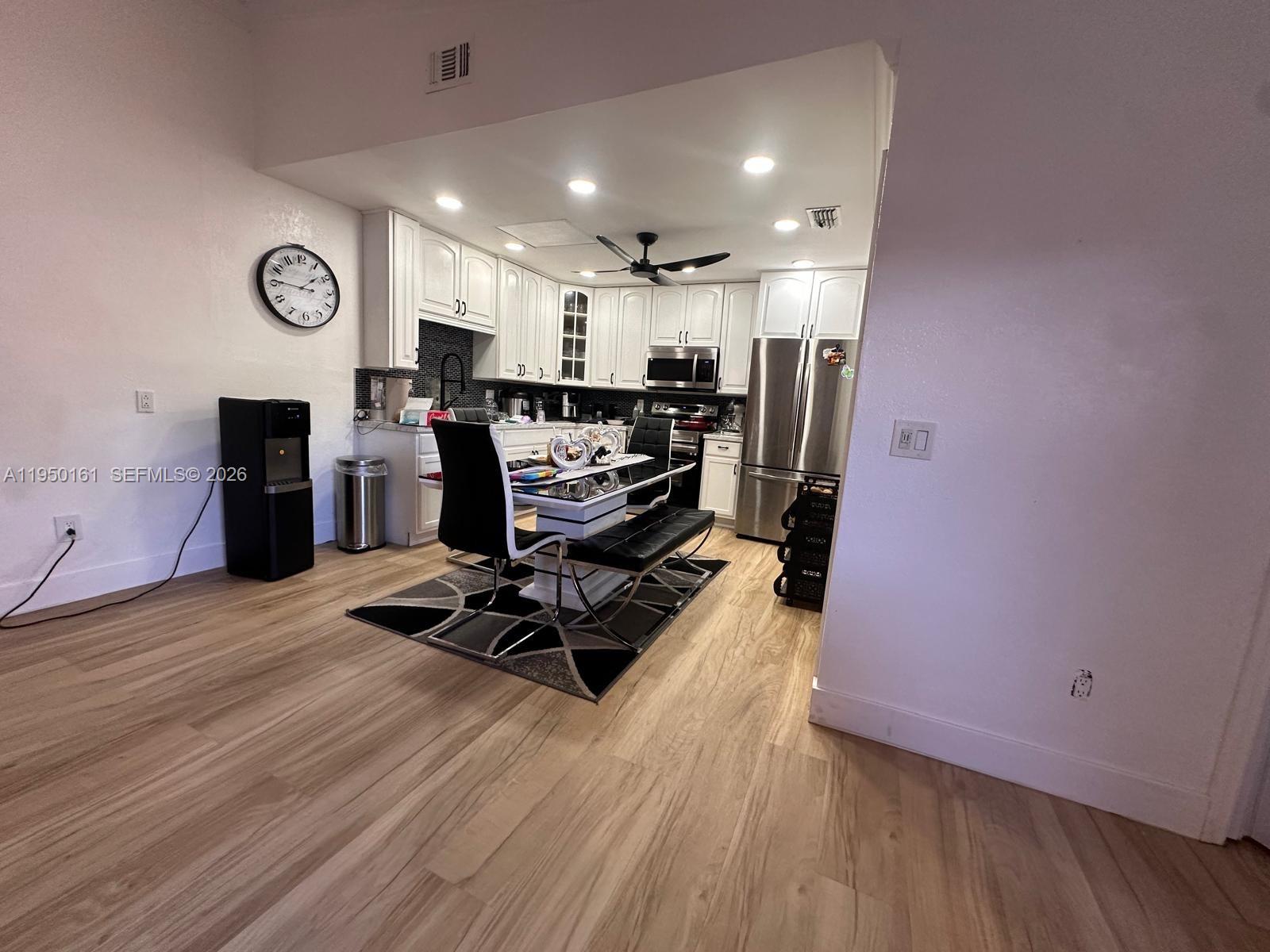 ROYAL WOODS - Residential