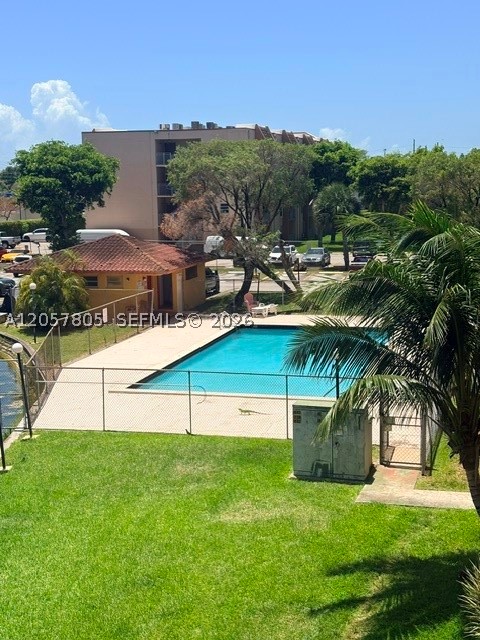 SUNSET VILLAS NO 3 CONDO - Residential