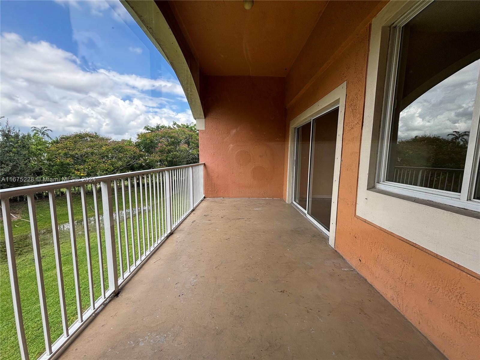 COURTYARDS AT DAVIE CONDO - Residential