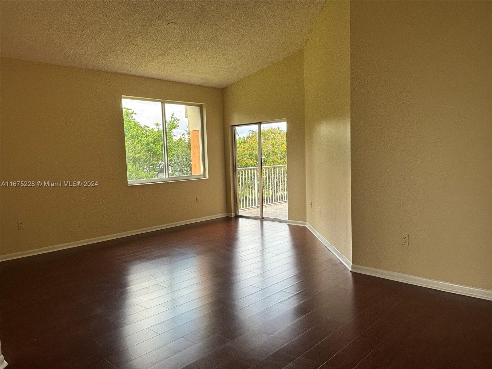 COURTYARDS AT DAVIE CONDO - Residential