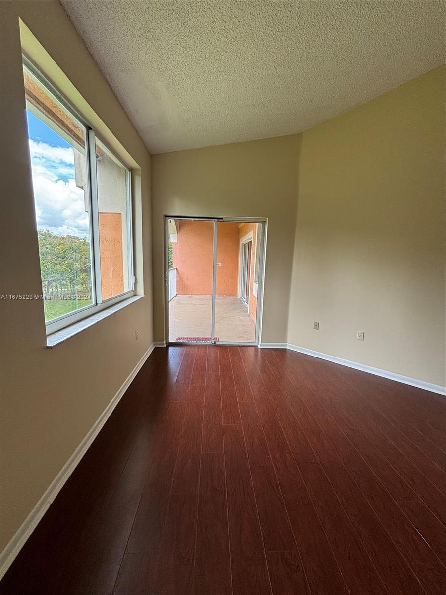COURTYARDS AT DAVIE CONDO - Residential