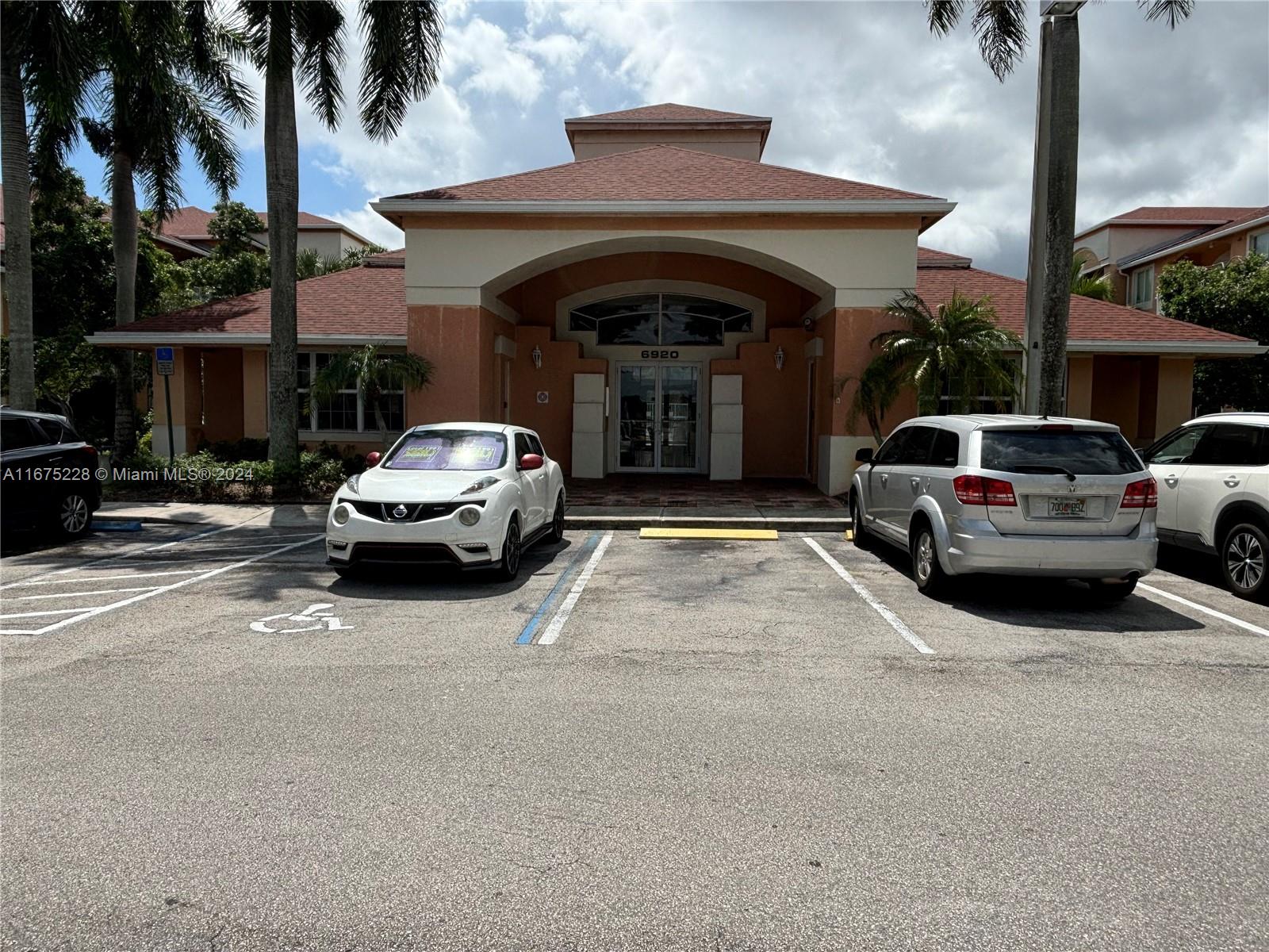COURTYARDS AT DAVIE CONDO - Residential