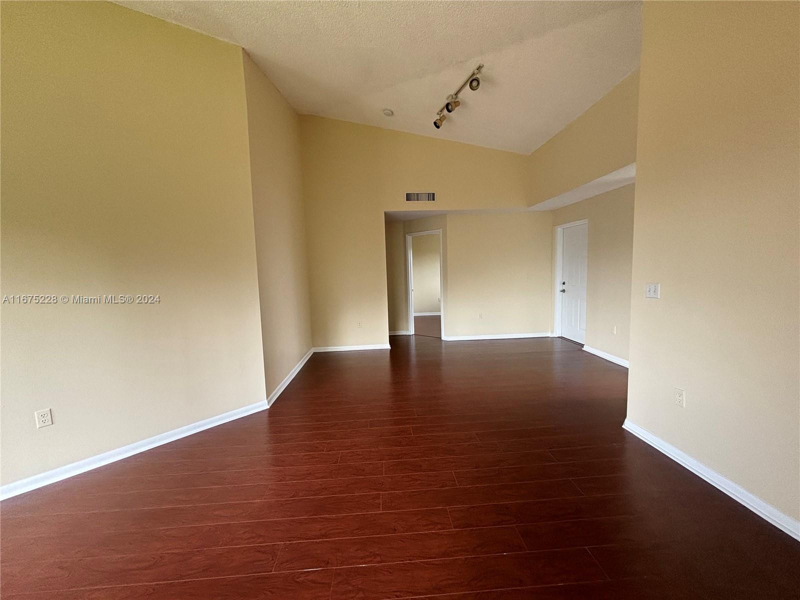 COURTYARDS AT DAVIE CONDO - Residential