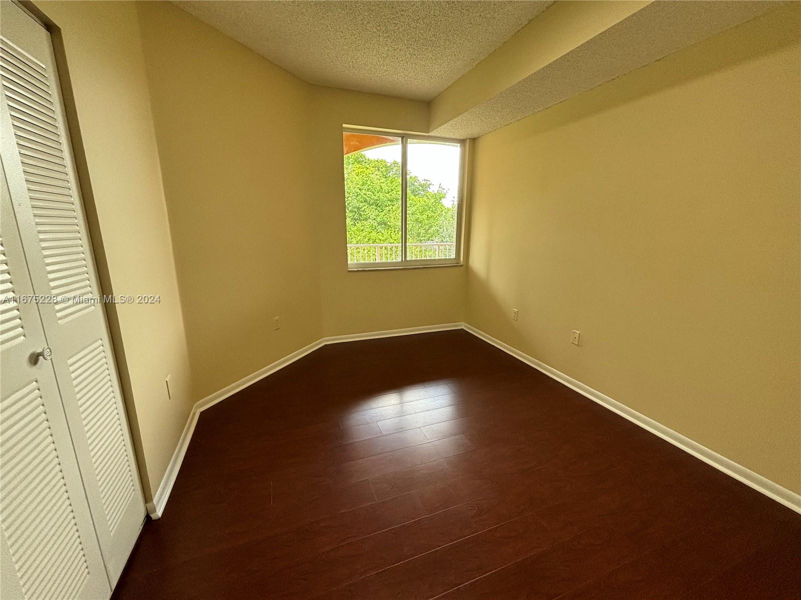 COURTYARDS AT DAVIE CONDO - Residential
