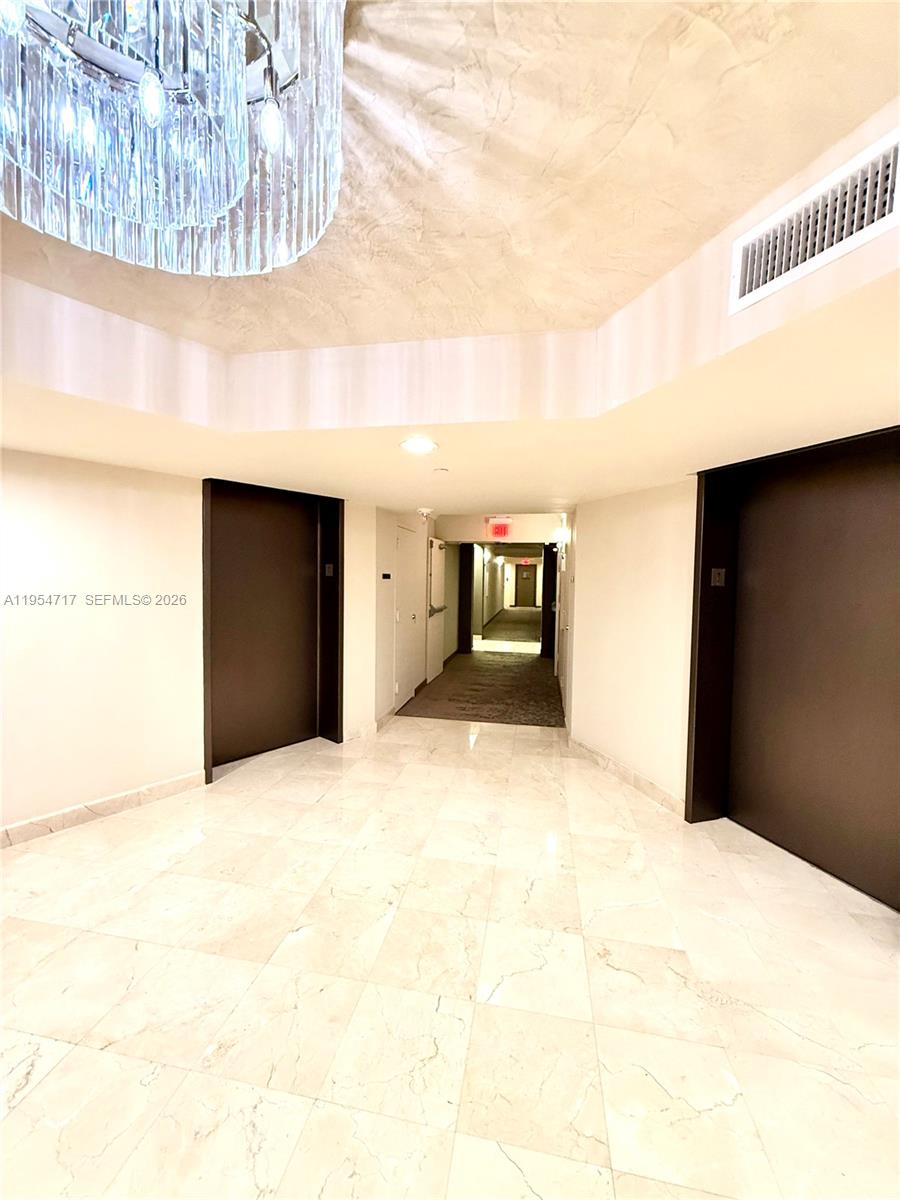 MYSTIC POINTE TOWER 600 C - Residential