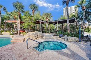 MYSTIC POINTE TOWER 600 C - Residential