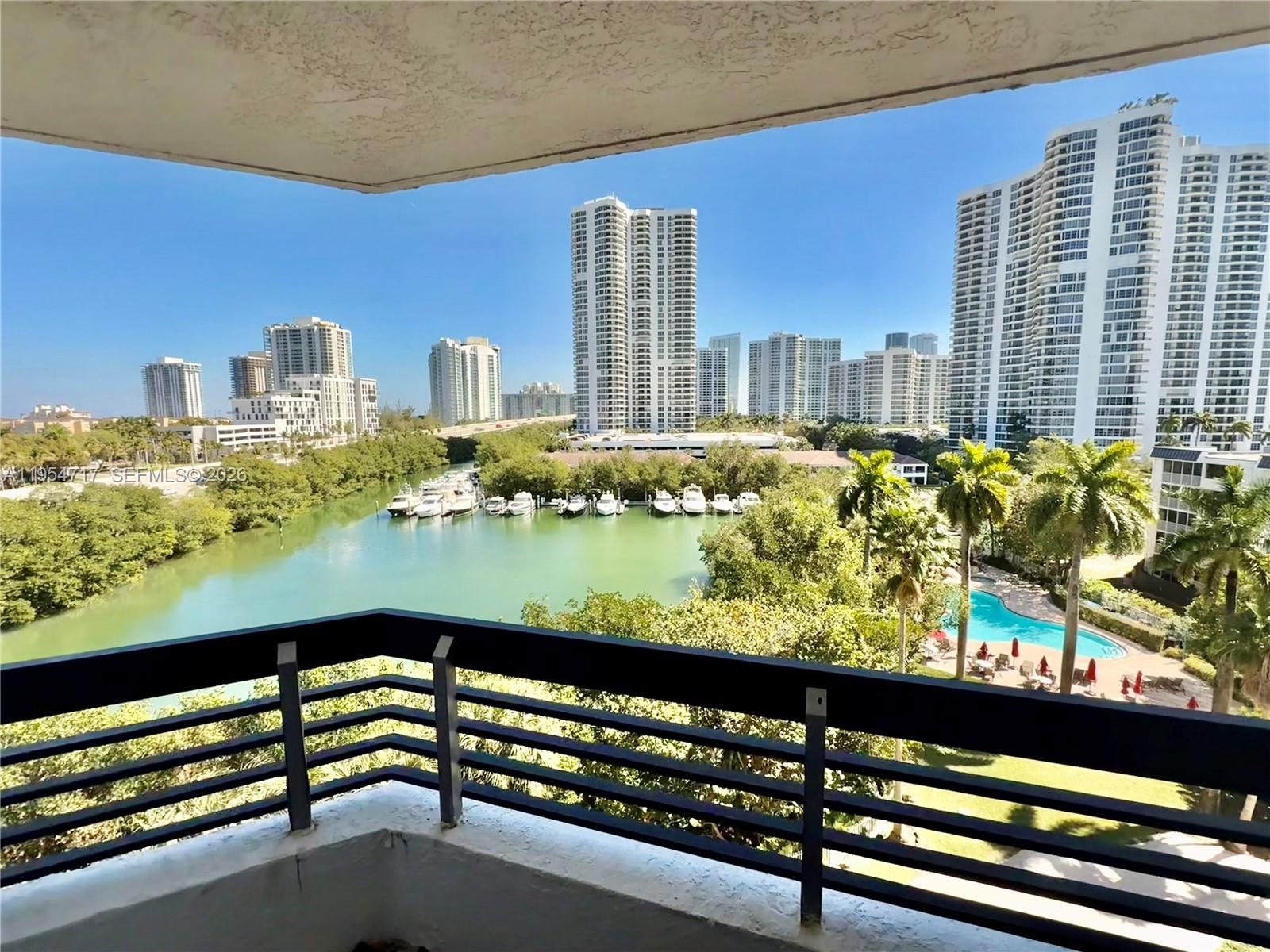 MYSTIC POINTE TOWER 600 C - Residential