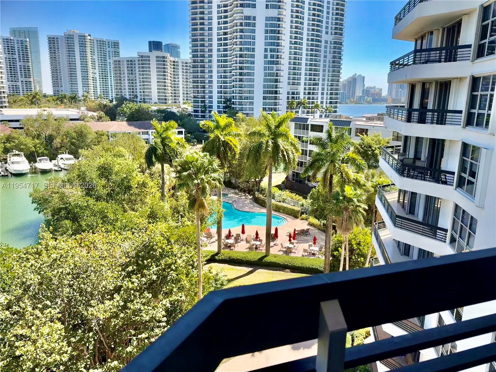 MYSTIC POINTE TOWER 600 C - Residential