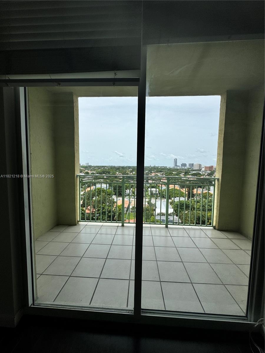 CORAL PLAZA OF MIAMI COND - Residential Lease