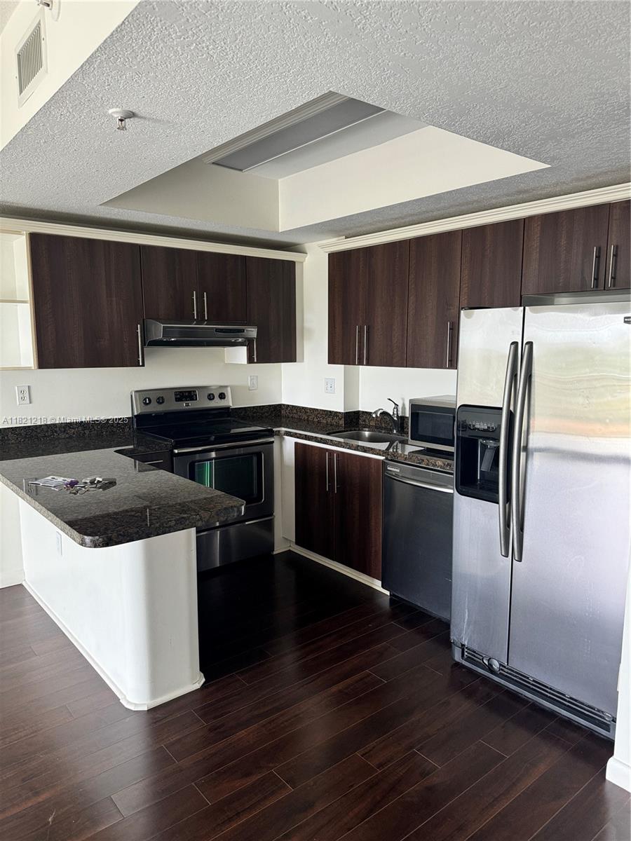 CORAL PLAZA OF MIAMI COND - Residential Lease