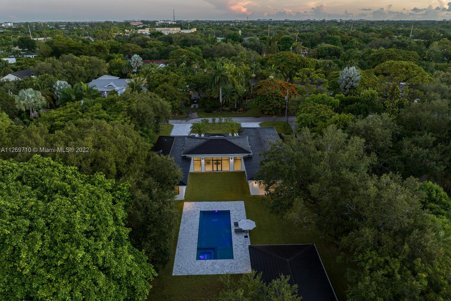 BEVERLY HILLS - Residential