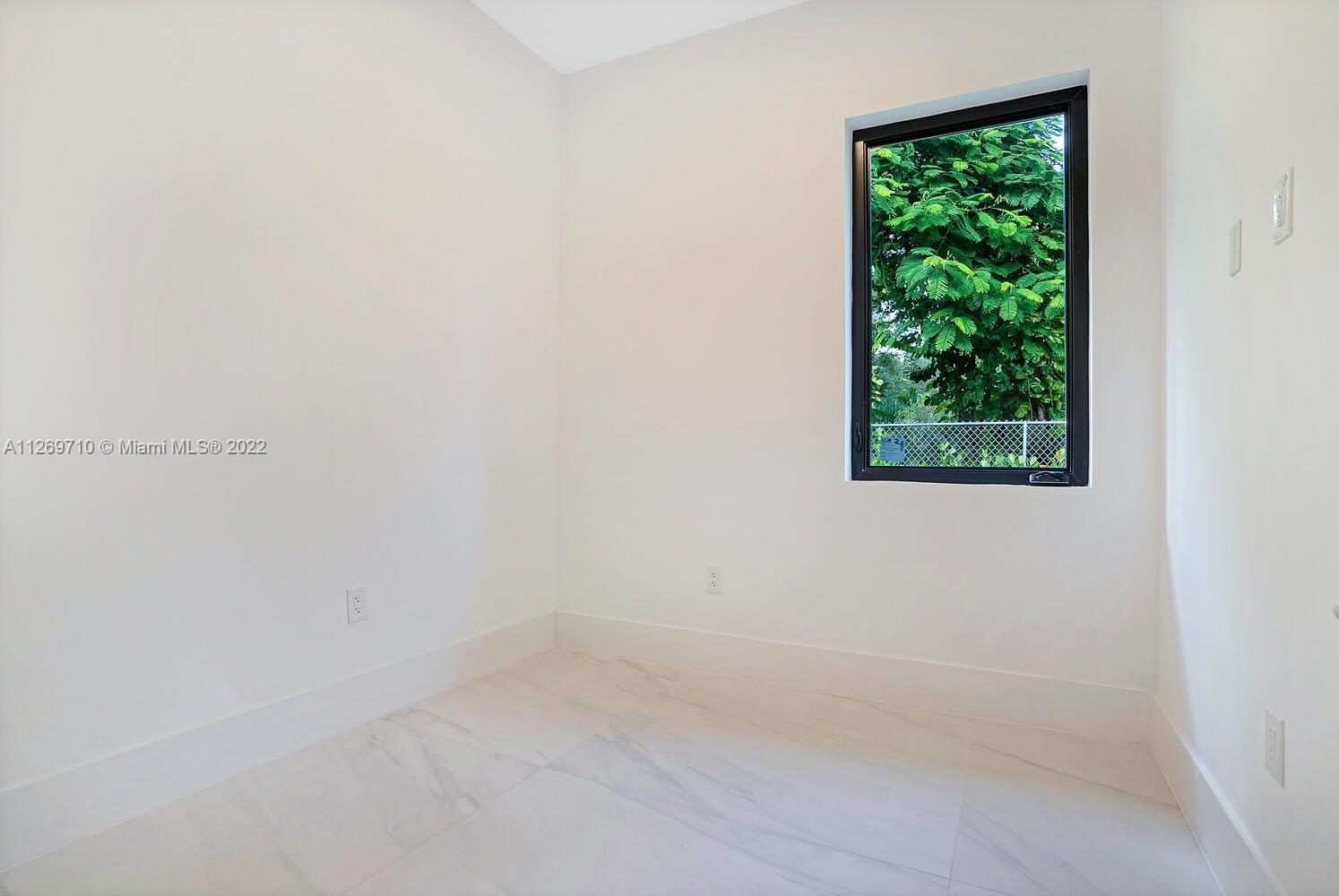 BEVERLY HILLS - Residential